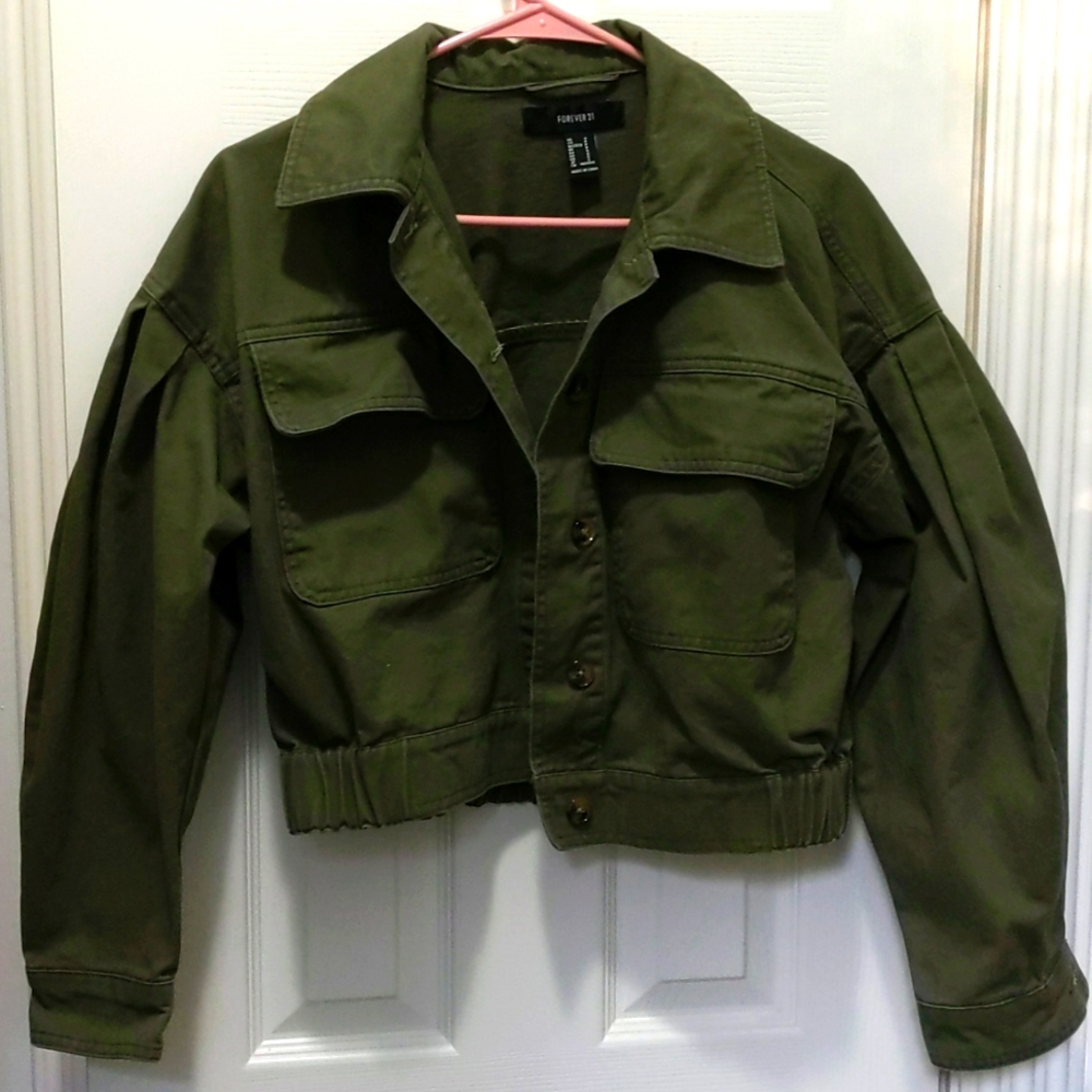 Forever 21 women's olive green bomber jacket